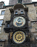 Rathaus mit astronomischer Uhr