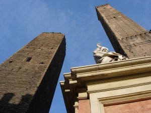 Torre Garisenda und Torre degli Asinelli