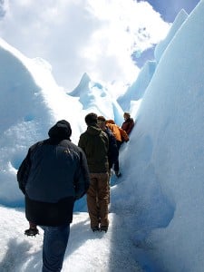 Wandern in einer Gletscherspalte