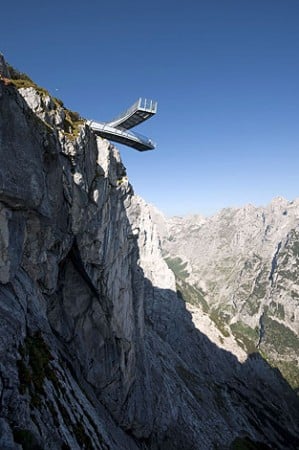Stahlarme des AlpspiX fast 1.000 Meter über dem Nichts