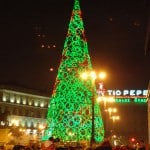 beleuchteter Weihnachtsbaum auf der Puerta del Sol