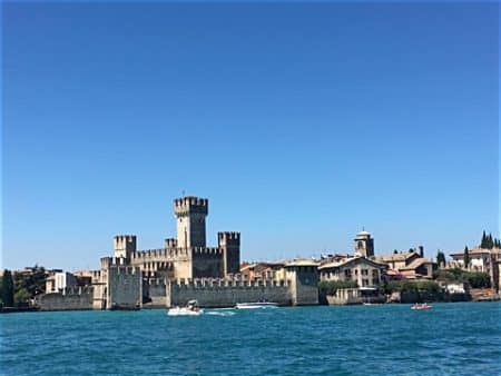 Wasserschloss Sirmione im Süden des Gardasee